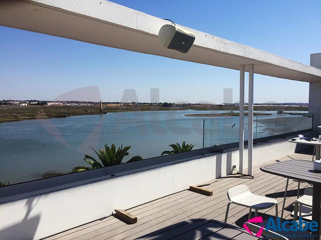 Barandillas de vidrio con cortinas de cristal en Capitana Isla Cristina (Huelva)