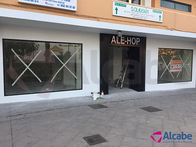 escaparate-tienda-regalos-ale-hop-benalmadena-13