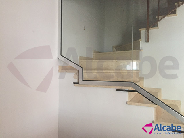 Protección de Cristal para Escalera Interior en Vivienda