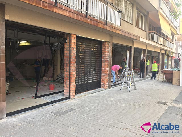 Instalación del Escaparate de la tienda AleHop de Barcelona