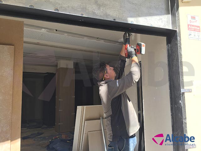 Escaparate Cristal de Seguridad Sucursal Caixa San Fernando